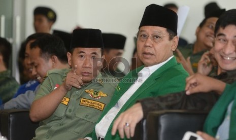 Djan Faridz (kanan) berbincang dengan Sudarto. 