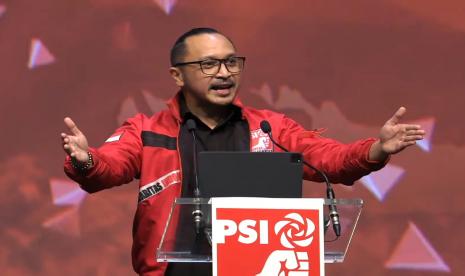 Ketua Umum Partai Solidaritas Indonesia (PSI), Giring Ganesha dalam perayaan HUT ke-7 PSI di Djakarta Theatre, Jakarta, Rabu (22/12/2021). Mantan vokalis grup band Nidji ini mengungkapkan rasa sedih dan kecewanya atas keputusan FIFA yang membuat Indonesia batal menjadi tuan rumah Piala U-20.