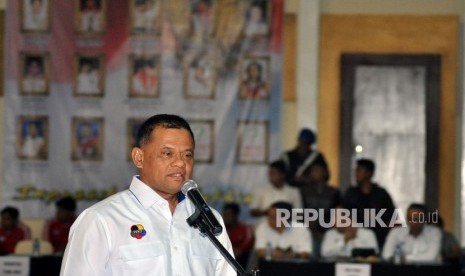 Ketua Umum PB Forki Jenderal (Purn) Gatot Nurmantyo menyampaikan sambutan saat membuka Seleksi Akhir Timnas Inti Karate Asian Games 2018 di Sport Hall Hotel Arra Lembah Pinus, Ciloto, Kabupaten Cianjur, Jawa Barat, Senin (11/6). 