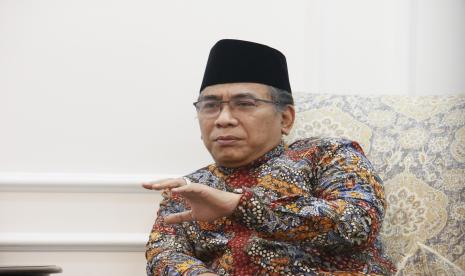 Ketua Umum PBNU KH. Yahya Cholil Staquf. PBNU Pusatkan Apel Nasional Hari Santri 2022 di Pesantren Tebuireng