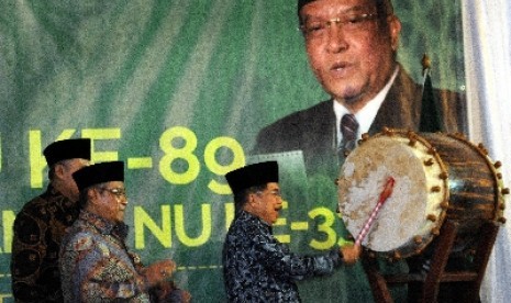 Ketua Umum PBNU Said Aqil Siradj (tengah).