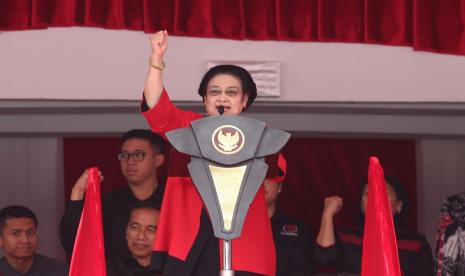  Ketua Umum PDI Perjuangan, Megawati Soekarnoputri. Ketum PDIP Megawati Soekarnoputri memerintahkan kadernya untuk turun ke akar rumput.