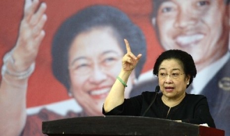 Ketua Umum PDIP Megawati Soekarnoputri dalam acara Sekolah Partai Calon Kepala Daerah di kantor DPP PDI Perjuangan, Jakarta, Ahad (28/6).