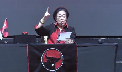 Ketua Umum PDIP, Megawati Soekarnoputri dalam pidato perayaan HUT ke-50 PDIP di JIExpo, Jakarta, Selasa (10/1).