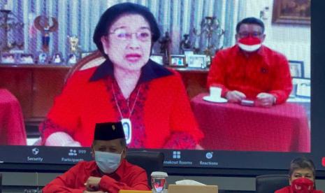 Ketua Umum PDIP, Megawati Soekarnoputri hadir secara virtual di acara pembukaan TOT Kader Madya PDIP, Jumat (10/9). 