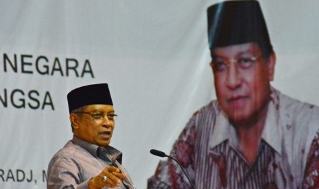 Ketua Umum Pengurus Besar Nahdlatul Ulama (PBNU) KH Said Aqil Siroj saat memberikan kuliah umum di Universitas Negeri Semarang (Unnes) di Semarang, Jateng, Sabtu (16/4).