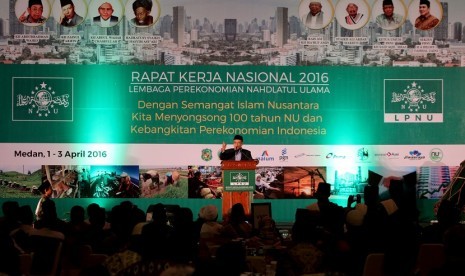 Ketua Umum Pengurus Besar Nahdlatul Ulama (PBNU) Said Aqil Siraj, menyampaikan pidato pada Rapat Kerja Nasional Lembaga Perekonomian Nahdlatul Ulama (LPNU), di Medan, Sumatera Utara, Sabtu (2/4).