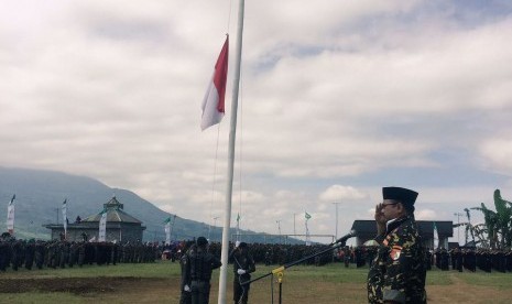 Ketua Umum Pimpinan Pusat Gerakan Pemuda Ansor Yaqut Cholil Qoumas saat memberi amanat di hadapan sekitar 10.000 anggota Ansor dan Banser se Jawa Tengah, Kamis (17/8).