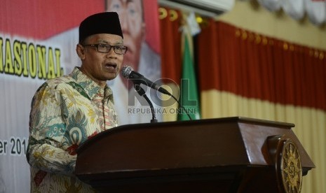 Ketua Umum Pimpinan Pusat Muhammadiyah Haedar Nashir memberikan sambutan saat acara Tasyakur dalam rangka Hari Pahlawan yang diadakan di Pimpinan Pusat Muhammadiyah, Jakarta, Selasa (10/11). 