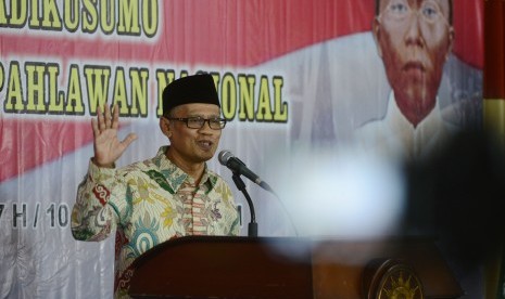 Ketua Umum Pimpinan Pusat Muhammadiyah Haedar Nashir memberikan sambutan saat acara Tasyakur dalam rangka Hari Pahlawan yang diadakan di Pimpinan Pusat Muhammadiyah, Jakarta, Selasa (10/11). 