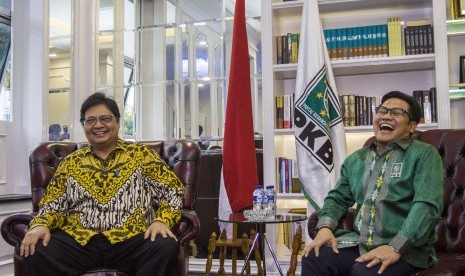 Ketua Umum PKB Muhaimin Iskandar bersama Ketua Umum Partai Golkar Airlangga Hartarto sama-sama mengusulkan masa jabatan Presiden Jokowi diperpanjang dan Pemilu 2024 ditunda.