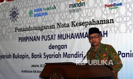 Ketua Umum PP Muhammadiyah Haedar Nashir menyampaikan kata sambutannya pada acara penandatanganan kesepakatan bersama di Jakarta, jumat (5/8).