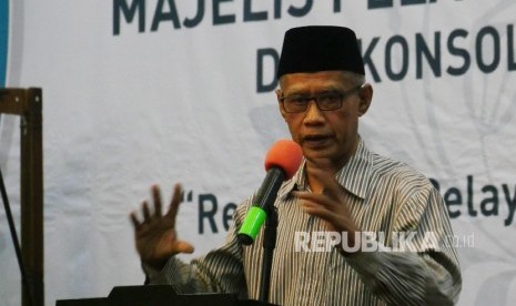 Ketua Umum PP Muhammadiyah Haedar Nashir menyampaikan kata sambutannya pada pembukaan acara Rakernas I Majelis Pelayanan Sosial Pimpinan Pusat Muhammadiyah dan Konsolidasi Panti Asuhan Muhammadiyah Aisyiah, di Jakarta, Kamis (18/8).