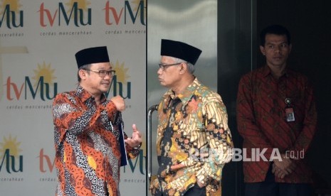 Muhammadiyah Minta Covid-19 tidak Jadi Komoditas Politik. Ketua Umum PP Muhammadiyah Haedar Nasir (kanan) bersama Sekjen PP Muhammadiyah Abdul Muti.