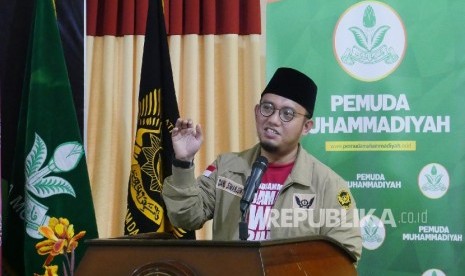 Ketua Umum PP Pemuda Muhammadiyah Dahnil Anzar Simanjuntak menyampaikan kata sambutannya pada acara Diskusi Berseri Madrasah Anti Korupsi (MAK) Seri XXII di Jakarta, Kamis (28/9).