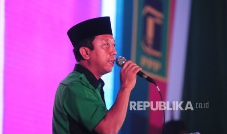 Ketua umum PPP terpilih Romahurmuziy (Romy) memberikan sambutannya saat terpilih ketua dalam Muktamar PPP VIII di Asrama Haji, Pondok Gede, Jakarta Timur, Sabtu (9/4). 