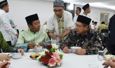 Ketua Umum PPP versi muktamar Surabaya M Romahurmuziy bersama Menag Lukman Hakim Saefuddin.