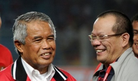 Ketua Umum PSSI Djohar Arifin Husin (kiri) dan wakilnya La Nyalla Mattalitti.