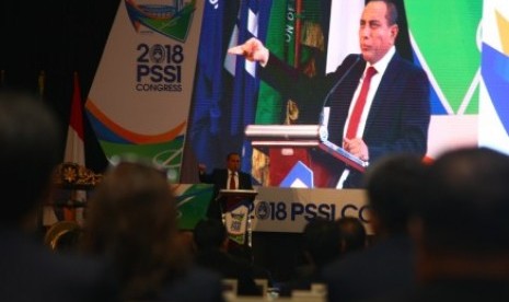 Ketua Umum PSSI Letjen Edy Rachmayadi menyampaikan sambutannya dihadapan peserta Kongres PSSI 2018 di Indonesia Convention Exebition, Tangerang, Banten, Sabtu (13/1). 