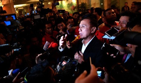 Ketua Umum PSSI terpilih Mochamad Iriawan memberikan keterangan pers saat jeda Kongres Luar Biasa (KLB) PSSI di Jakarta, Sabtu (2/11/2019).