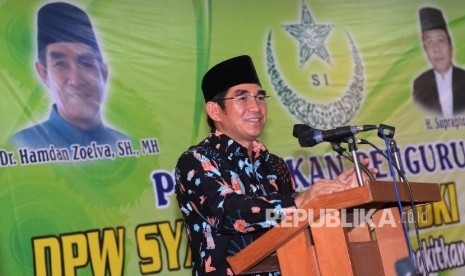 Ketua Umum Syarikat Islam (SI) Hamdan Zoelva memberi sambutan dalam pelantikan pengurus DPW Syarikat Islam DKI Jakarta, Jumat (12/5). 