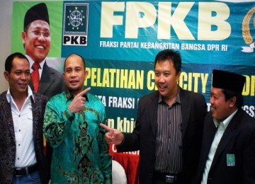 Ketua DPP PKB, Hanif Dhakiri, (paling kiri).