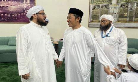 Ketua Umum Pimpinan Pusat Gerakan Pemuda Ansor H Addin Juharudin bertemu dengan Sayyid Ahmad bin Muhammad Al Maliki