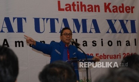 Ketua Umum PAN Zulkifli Hasan membuka Latihan Kader Amanat Utama ke-21 di Sentul Bogor, Jawa Barat. Jumat (26/2).(Republika/Musiron) 