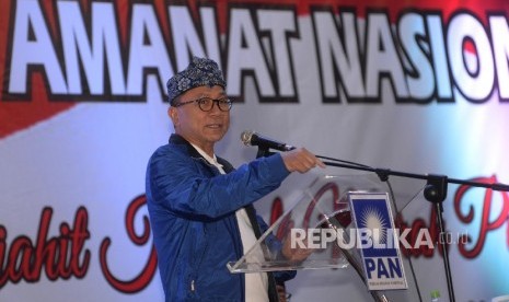  Ketum PAN Zulkifli Hasan berpidato saat Sidang Rapat Kerja Nasional III PAN, Bandung, Jabar, Selasa (22/8).