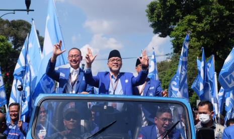 Ketum PAN Zulkifli Hasan (kanan) dan Sekjen PAN Eddy Soeparno (kiri), saat kampanye di Pemilu 2024 lalu. (foto ilustrasi).