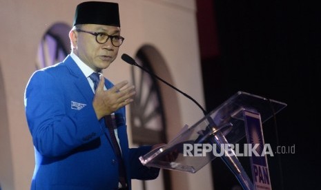 Ketum PAN Zulkifli Hasan menyampaikan pidato kebangsaan saat Pembukaan Rapat Kerja Nasional (Rakernas) III Partai Amanat Nasional (PAN), Bandung, Jabar, Senin (21/8).