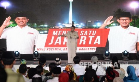 Ketum Partai Gerindra Prabowo Subianto memberikan pidato politik usai Pasangan Anies Baswedan - Sandiaga Uno menjadi Gubernur-Wakil Gubernur terpilih DKI Jakarta pada penetapan calon terpilih Pilkada DKI Jakarta oleh KPUD di Museum Bank Indonesia, Jakarta, Jumaat (5/5