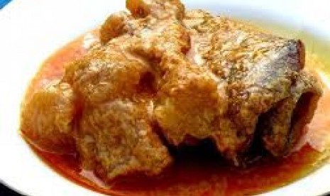 Ketupat Gulai Tunjang 