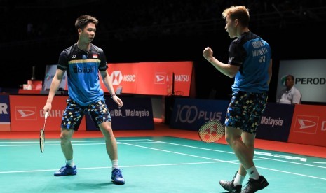 Kevin Sanjaya Sukamuljo (kiri) dan Marcus Fernaldi Gideon.