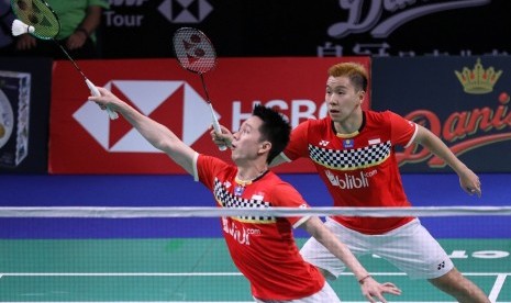 Kevin Sanjaya Sukamuljo (kiri) dan Marcus Fernaldi Gideon.