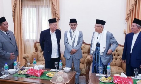 KH Ma'ruf Amin berbincang dengan para pengurus Pondok Pesantren Gontor, Selasa (22/1).