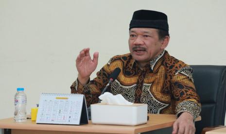 KH Noor Achmad di Gedung Baznas RI, Jakarta, Kamis (14/12/2023). Pemerintah Kabupaten (Pemkab) bersama Badan Amil Zakat Nasional (Baznas) Sleman menyalurkan infak kemanusiaan untuk Palestina Rp 1.150.000.000 melalui Baznas RI, sebagai wujud kepedulian terhadap masyarakat di negeri itu.