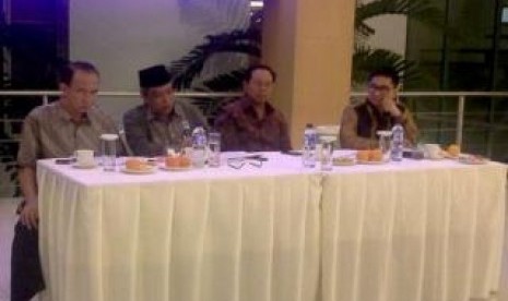 KH. Said Aqil Siradj (dua dari kiri) bersama Suryadharma Ali, Djan Faridz dan Achmad Dimyati Natakusumah di kediaman Djan Faridz, Jalan Talang, Jakarta Pusat.