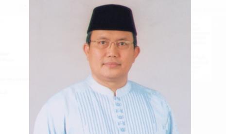 KH. Wahfiudin Sakam, SE. MBA., Dewan Pengawas Syariah Dompet Dhuafa, membersamai para alumni dalam dua sesi Training ZISWAF bertema “Kekayaan Harta” dan “Wakaf dan Peradaban”.