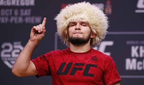 Khabib Nurmagomedov, salah satu atlet Muslim bela diri berprestasi.