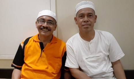 Khaddar dan Saryono, jamaah haji asal Kebumen yang mengganti namanya setelah berhaji. 