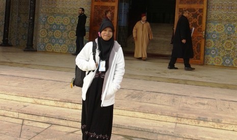 Khamisah Duha saat mengikuti Musabaqah Hifdzul Qur'an (MHQ) Internasional Ke-9 Piala Raja Mohammed VI di Aula Madrasah Al-Qur'an Masjid Hassan II Casablanca, Maroko.