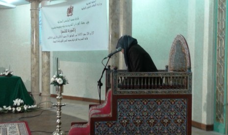 Khamisatud Duha saat mengikuti Musabaqah Hifdzul Qur'an (MHQ) Internasional Ke-9 Piala Raja Mohammed VI di Aula Madrasah Al-Qur'an Masjid Hassan II Casablanca, Maroko.