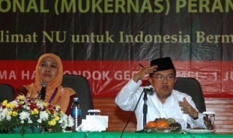 Khofifah Indar Parawansa and Jusuf Kalla