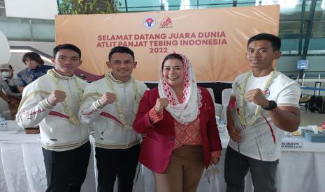 Ki-ka: Katibin, Veddriq, Yenny Wahid dan Rahmad Adi Mulyono.