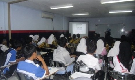 Kiat sukses menghadapai UN 2013 di Kampus LP3I Cilegon