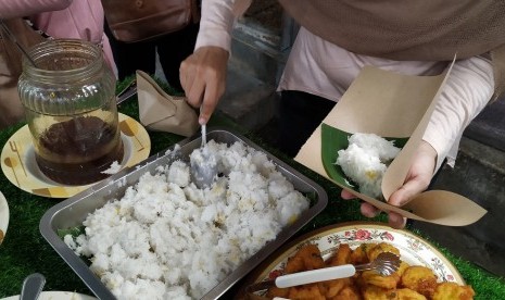 Kicak. Kudapan khas Yogyakarta ini menjadi menu takjil yang biasanya tersedia di pusat jajanan Ramadhan.