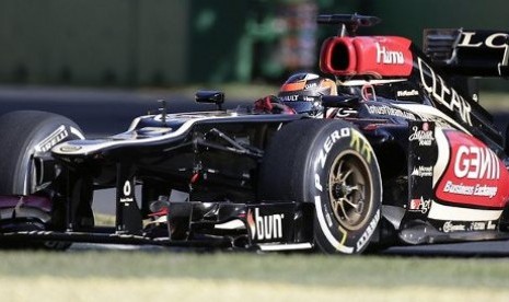 Kimi Raikkonen saat memenangi seri GP Australia 2013