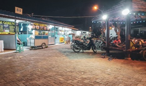 Kios-kios untuk UKM di Bekasi.