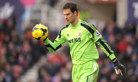 Kiper Asmir Begovic.